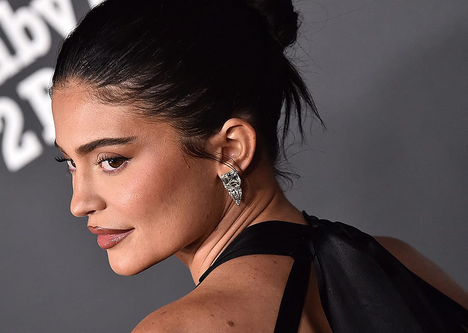 Head and shoulders photo of Kylie Jenner arriving for Baby2Baby Annual Gala on November 12, 2022 in WeHo. — DFree // Shutterstock