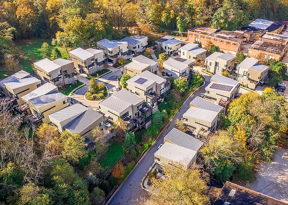 Aerial view of contemporary, modern duplex multistory houses in the USA. — tokar // Shutterstock