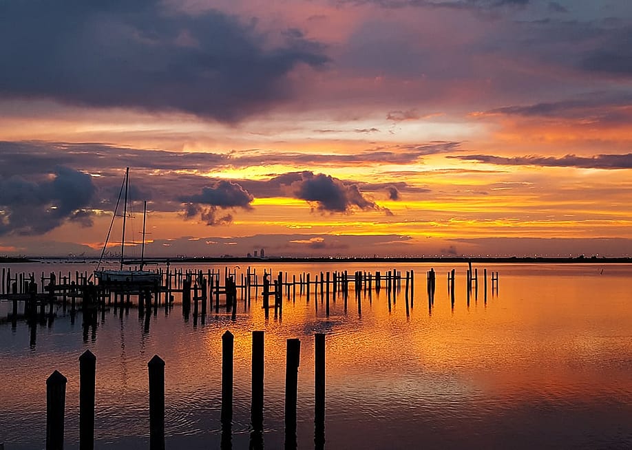 A view of the sunset in Daphne, Alabama. — Shutternomad // Shutterstock