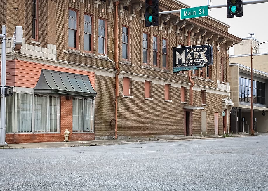A historic building in a small town in Pine Bluff, Arkansas. — Sabrina Janelle Gordon // Shutterstock