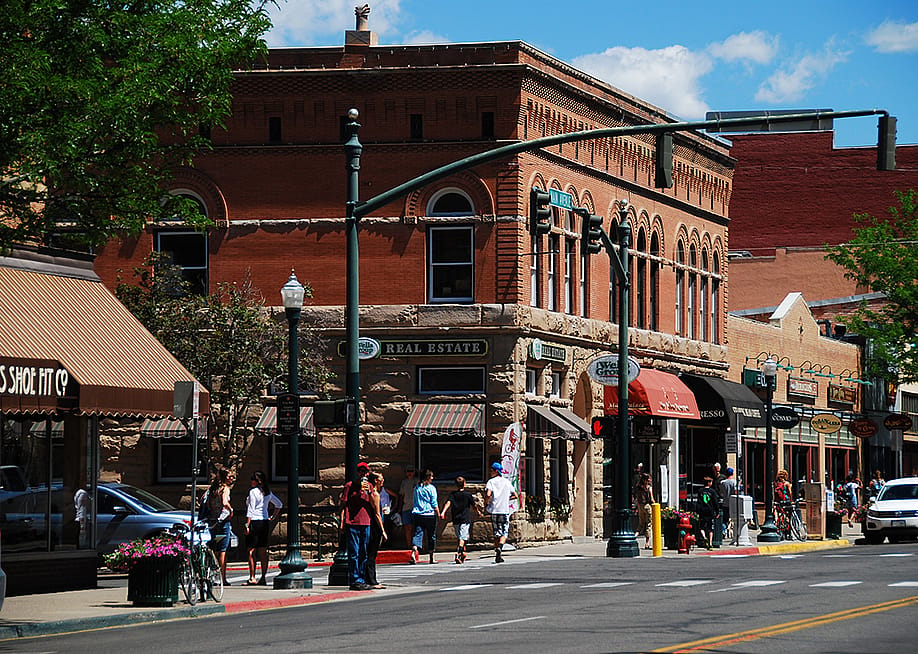 A view of Main Avenue in Durango, featuring the oldest bank building in Colorado. — WorldPictures // Shutterstock