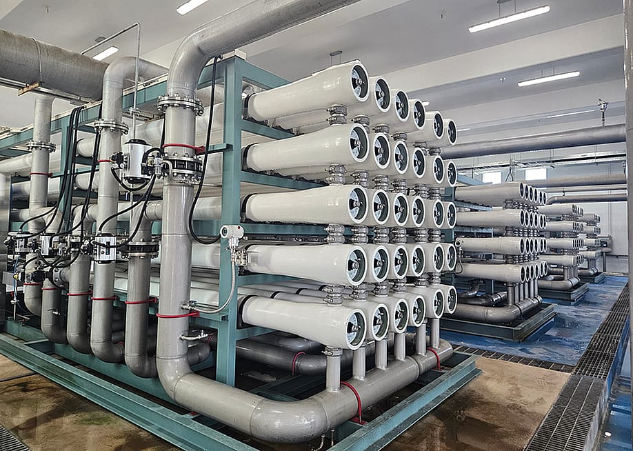 Membrane-based water plants housed in a filtration facility. — Roplant // Shutterstock