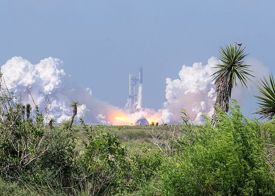 SpaceX Starship V3 launching from Starbase in Boca Chica Beach, Texas, USA. — Brandon Bell // Getty Images