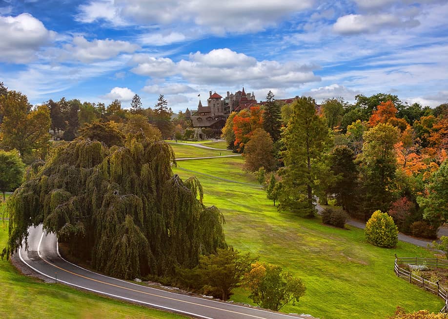 A scenic entranceway into Mohonk Mountain House in New Paltz, New York. — Ruth Peterkin // Shutterstock