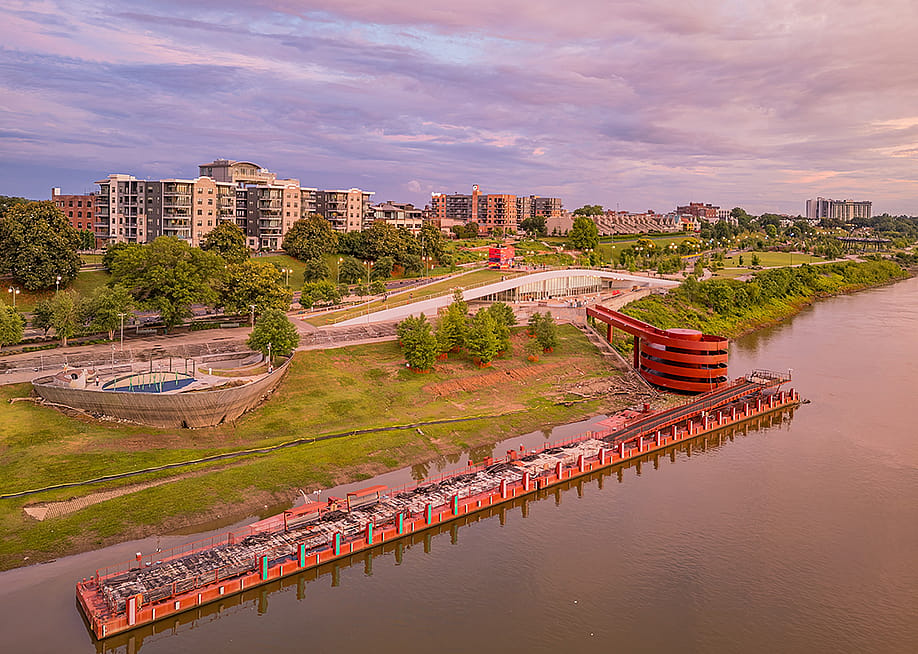 Aerial view of the Memphis Riverfront Park — Kit Leong // Shutterstock