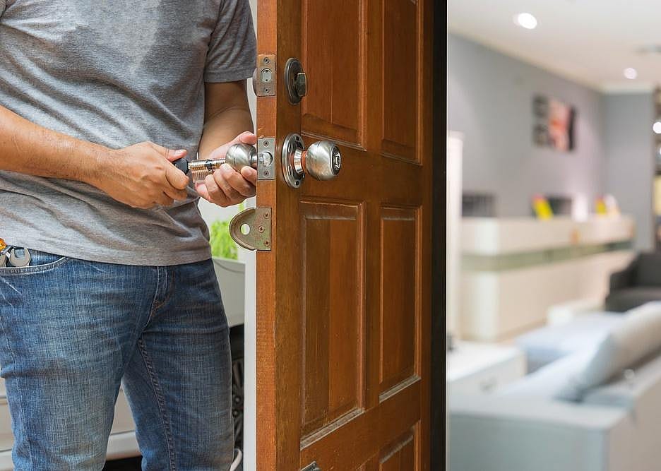 #44. Locksmiths and safe repairers