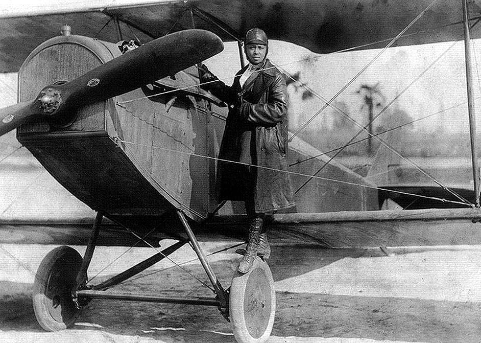 1921: First African-American woman gets her pilot's license