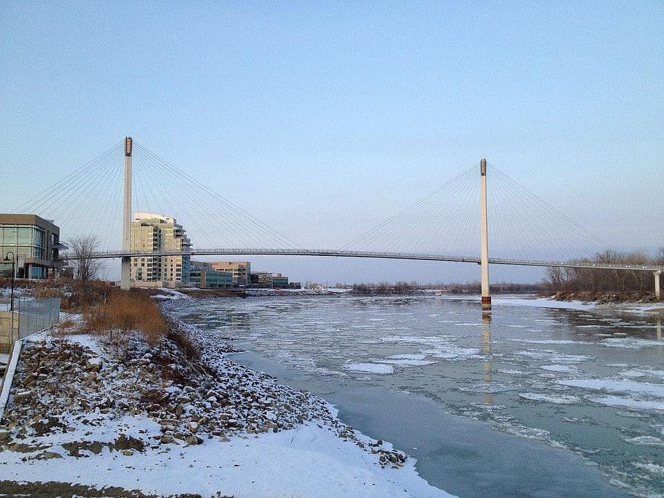 Iowa: Bob Kerrey Pedestrian Bridge