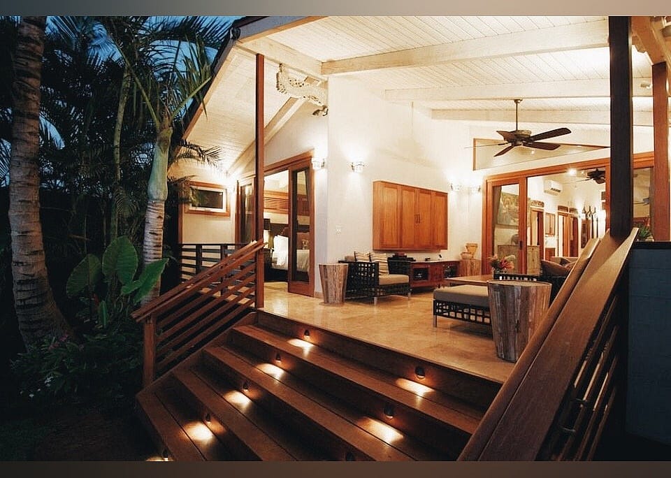 #9. Paia Inn