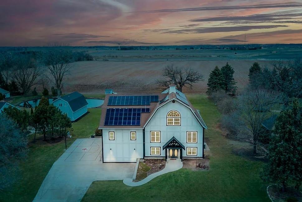 9439 Corneils Rd., Bristol, Illinois 60512