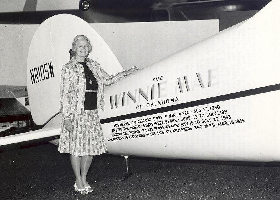 1931: Around the world in eight days