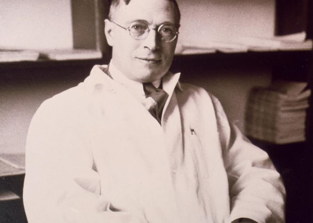 1922: Insulin first used to treat diabetes